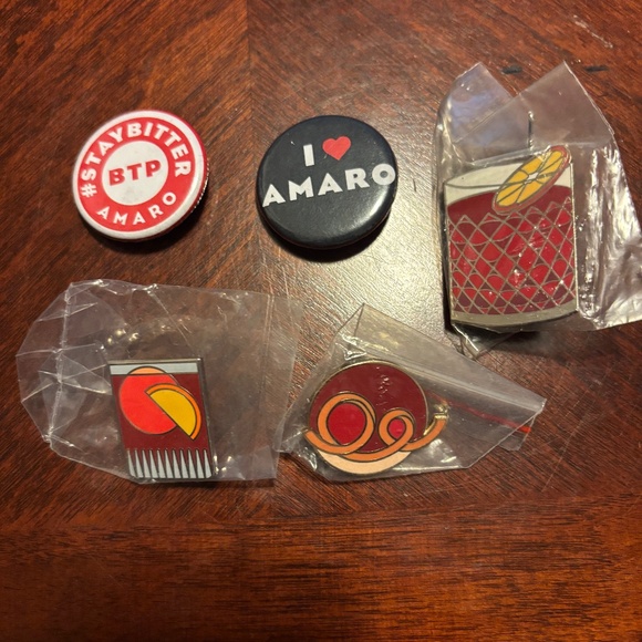 Negroni & Amaro pin & button collection - Picture 1 of 5